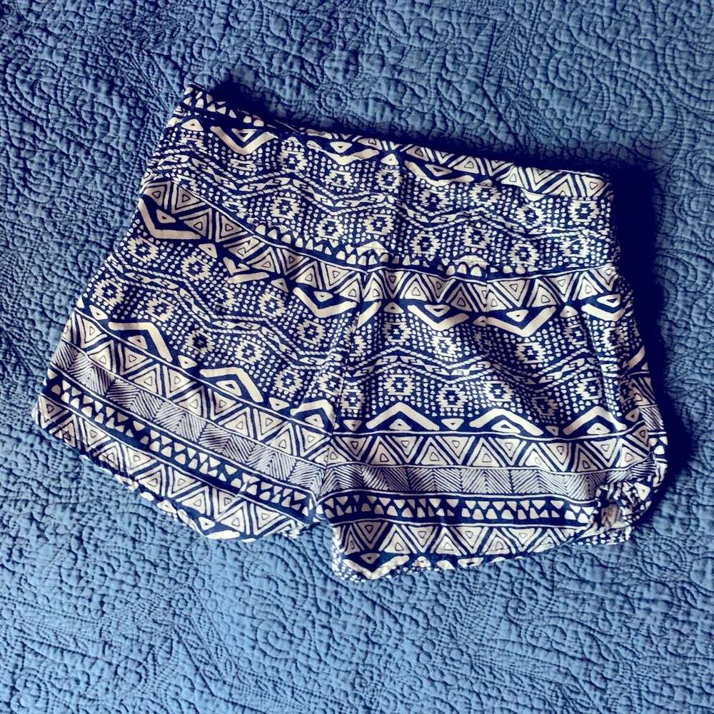 Super Cute Pattern Shorts! Excellent Condition